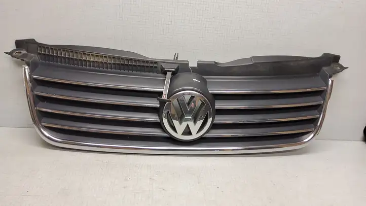 Volkswagen PASSAT B5.5 (2001 - 2005) 3B0853601C Верхняя решетка радиатора — фото 1