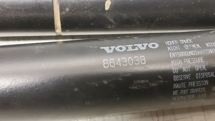 Volvo V70 (2000 - 2004) 8643038 Амортизатор крышки багажника — фото 3