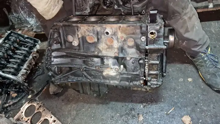 Mercedes-Benz C W203 (2000 - 2007) 11195132299775 Блок двигателя — фото 2
