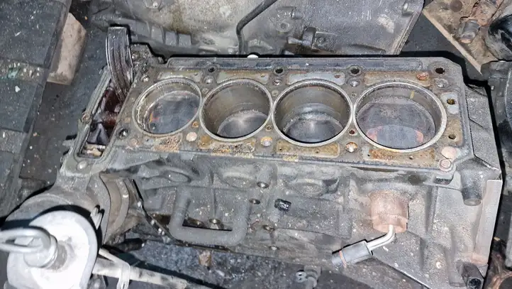Mercedes-Benz C W203 (2000 - 2007) 11195132299775 Блок двигателя — фото 7