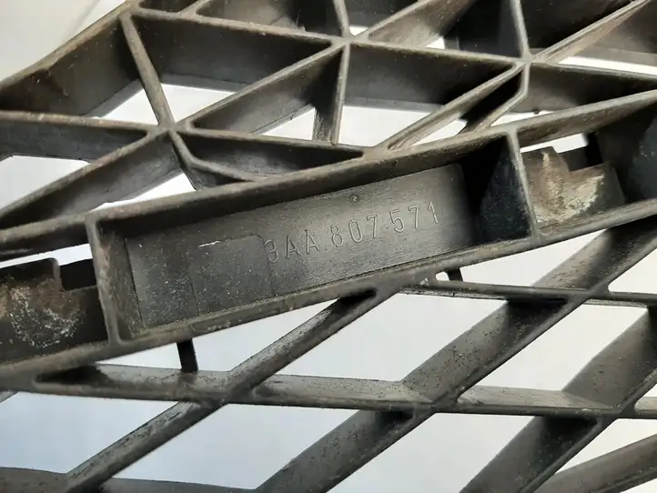 Volkswagen PASSAT B7 (2011 - 2014)  3AA807571 Передний держатель бампера