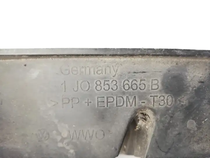 Volkswagen Golf IV (1998 - 2005)  1J0853665B Нижняя решётка (из трех частей)