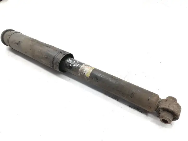 Toyota Avensis T270 (2009 - 2012)   Задний амортизатор с пружиной