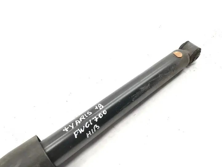 Toyota Yaris (2014 - 2019)   Задний амортизатор с пружиной