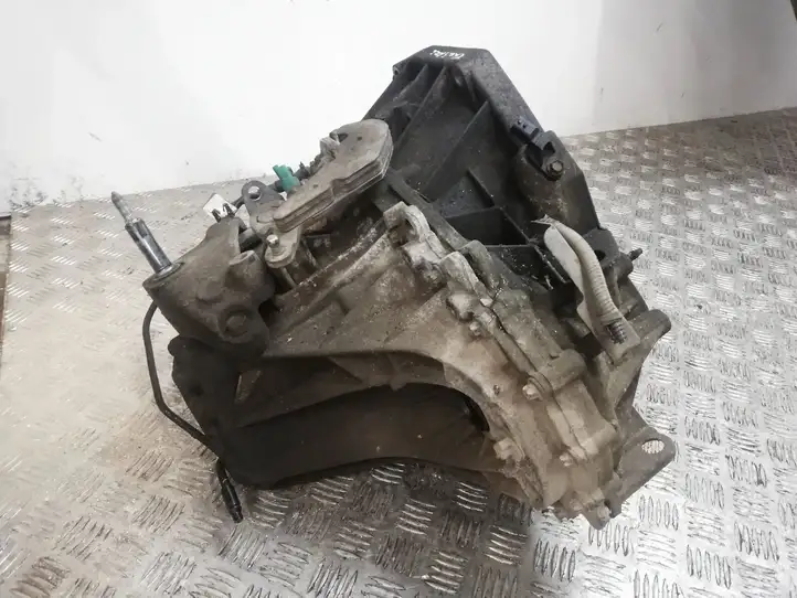 Nissan Qashqai (2010 - 2013) Механическая коробка передач, 6 передач — фото 3