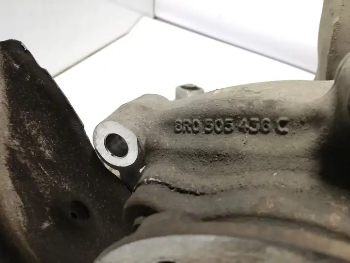 Audi A6 allroad (2012 - 2014)  8R0505312F Задний поворотный кулак (ступица, цапфа)