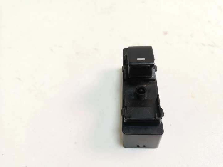 Mazda 6. (2012 - 2015)  GKL166370A Кнопка стеклоподъемников