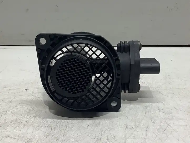 Audi A3/S3 8P (2004 - 2008) 038906461B Датчик массового расхода воздуха — фото 3