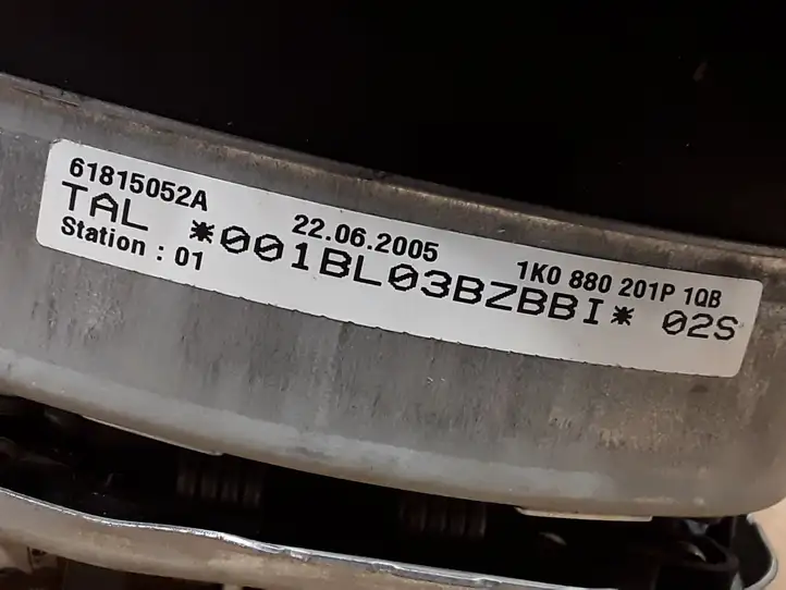 Volkswagen Golf Plus (2004 - 2008) 1K0880201P Крышка airbag рулевого колеса — фото 5