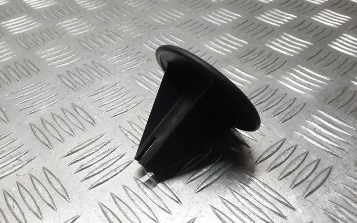 Opel Astra H (2004 - 2009) 13204527 Болт крепления запасного колеса — фото 2