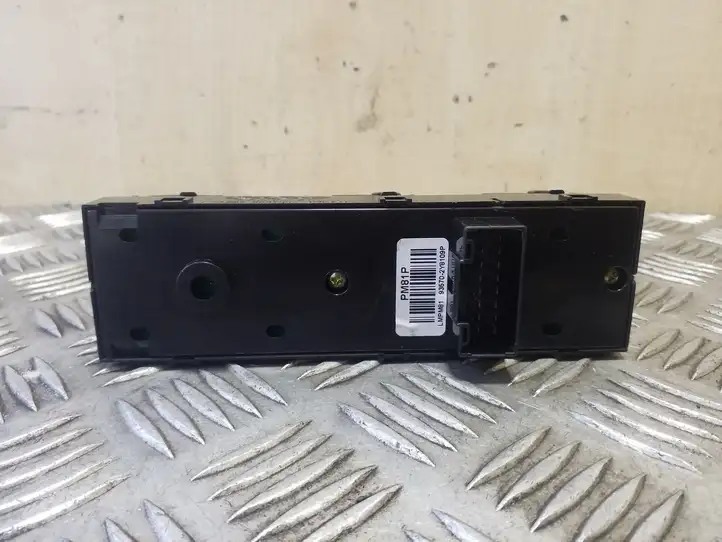 Hyundai ix35 (2009 - 2013) 935702Y8109P Блок кнопок стеклоподъемников — фото 2