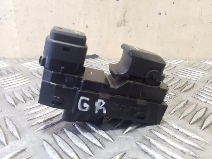 Hyundai ix35 (2009 - 2013) 3835211310 Кнопка стеклоподъемников — фото 1