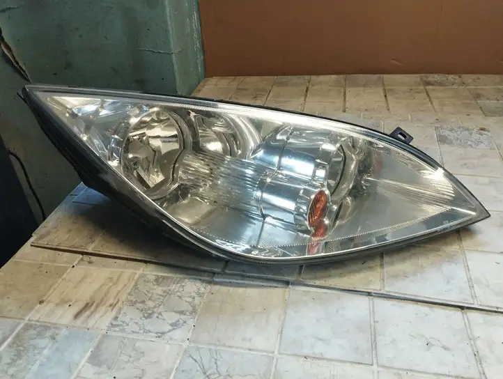 Mitsubishi Colt (2008 - 2012) 0201208202 Передняя фара — фото 1