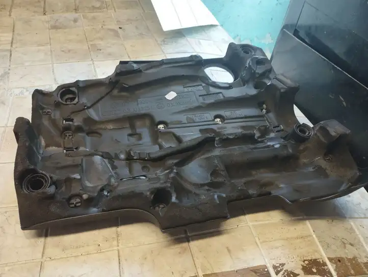 Volkswagen PASSAT B6 (2005 - 2010) 03L103925 Крышка двигателя декоративная — фото 2