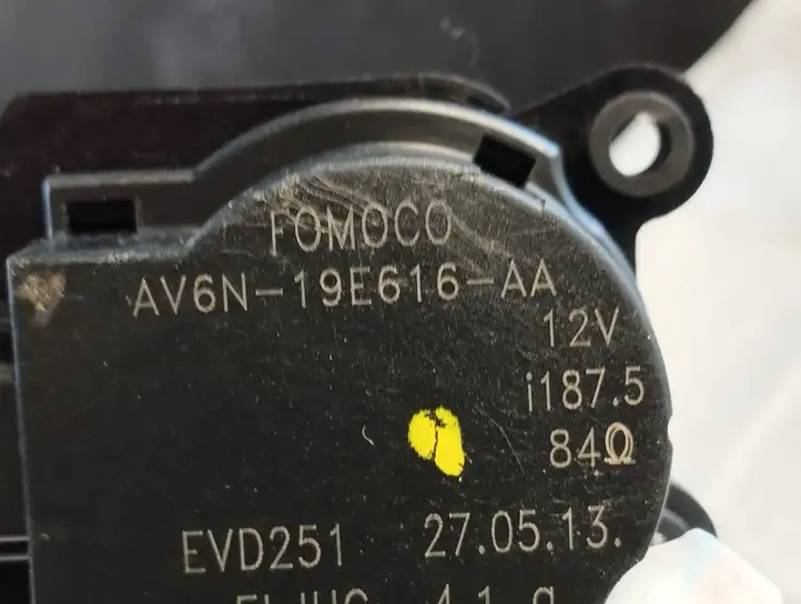Ford Focus (2011 - 2015) AV6N19E616AA Двигатель задвижки потока воздуха — фото 2
