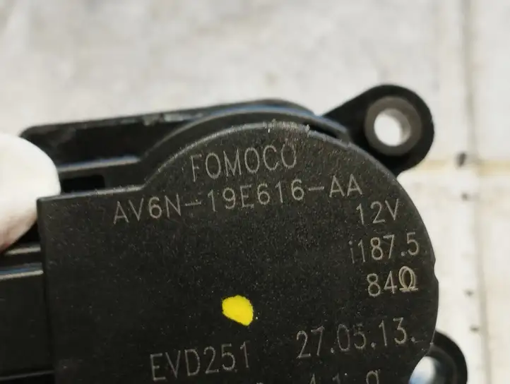 Ford Focus (2011 - 2015) AV6N19E616AA Двигатель задвижки потока воздуха — фото 2
