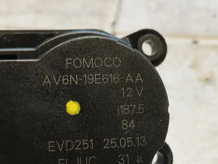 Ford Focus (2011 - 2015) AV6N19E616AA Двигатель задвижки потока воздуха — фото 2