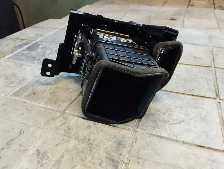 Hyundai Santa Fe (2005 - 2009) 974902B000 Боковой воздушный дефлектор — фото 4