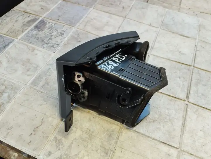 Hyundai Santa Fe (2005 - 2009) 974902B000 Боковой воздушный дефлектор — фото 5