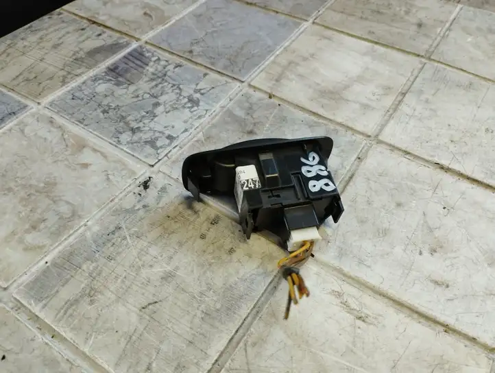Toyota Corolla Verso AR10 (2004 - 2009) 848010F030 Блок кнопок стеклоподъемников — фото 4