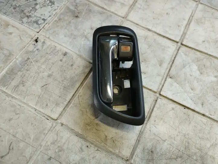 Toyota Corolla Verso AR10 (2004 - 2009) 692060F010 Внутренняя ручка двери — фото 5