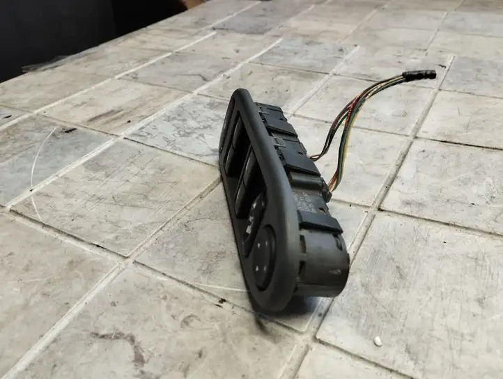 Citroen C5 (2004 - 2008) 96514299ZF Кнопка стеклоподъемников — фото 4