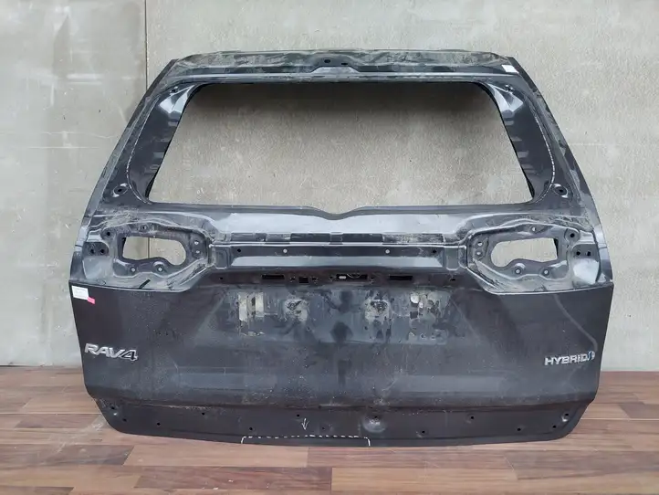 Toyota RAV 4 (XA50) (2018 - ) Крышка багажника — фото 1