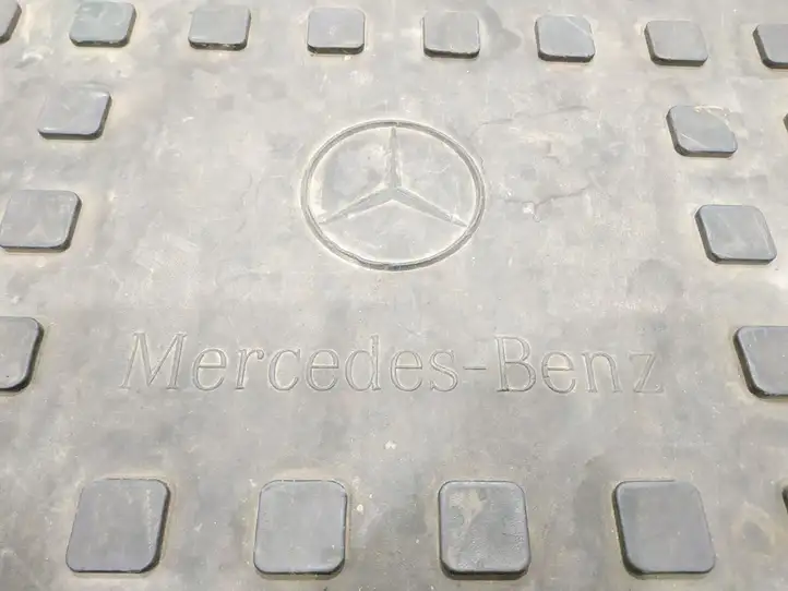 Mercedes-Benz ML W164 (2005 - 2011) Резиновый коврик багажника — фото 3