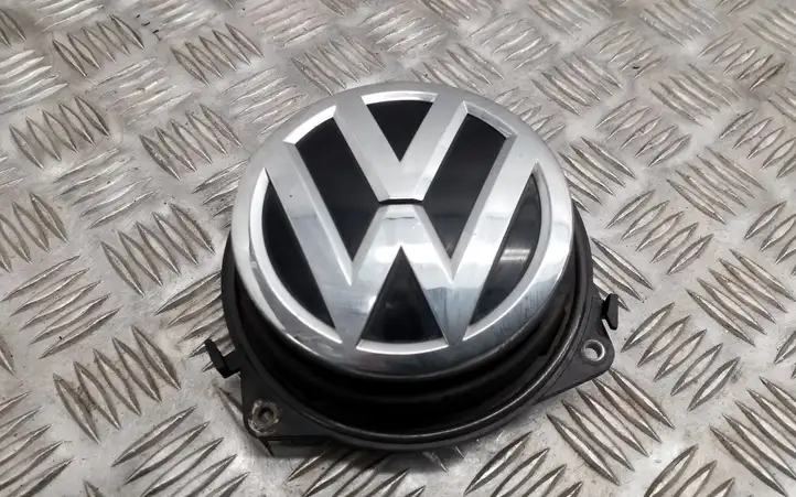 Volkswagen Golf VII (2013 - 2019) 5G6827469F Ручка крышки багажника — фото 1