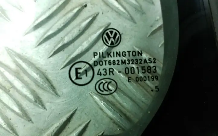 Volkswagen Golf VII (2013 - 2019) 5G9845213B Форточка двери — фото 4