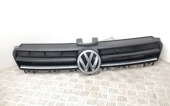 Volkswagen Golf VII (2013 - 2019) 5G0853653E Верхняя решетка радиатора — фото 1