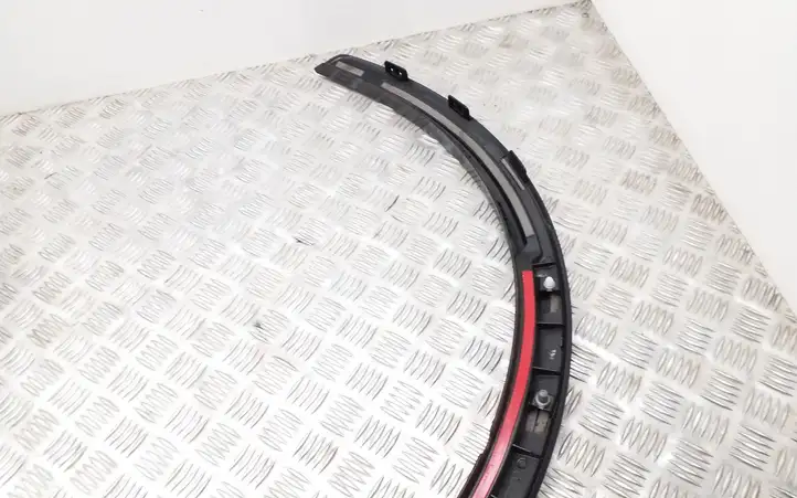 Audi Q3 8U (2011 - 2014) 8U0853718D Накладка колесной арки — фото 4