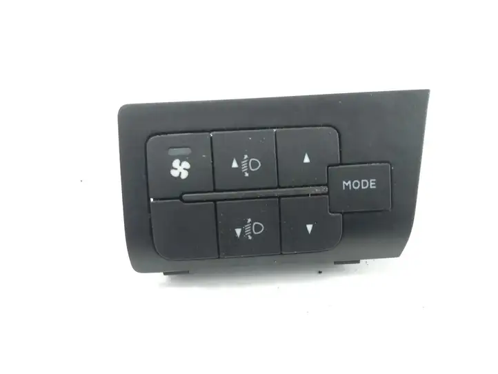 Peugeot Boxer (2007 - 2014) 7355331130 Включатель регулировки высоты фонарей — фото 1