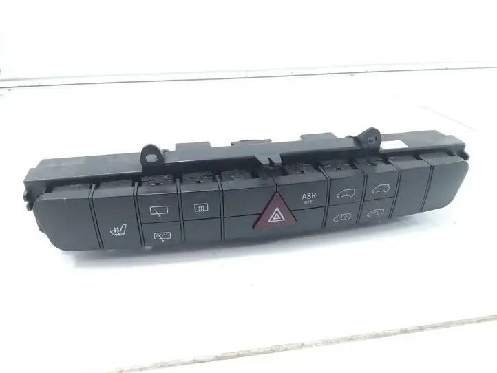 Mercedes-Benz Vito Viano W639 (2010 - 2015) A6398701410 Блок кнопок на панели — фото 2