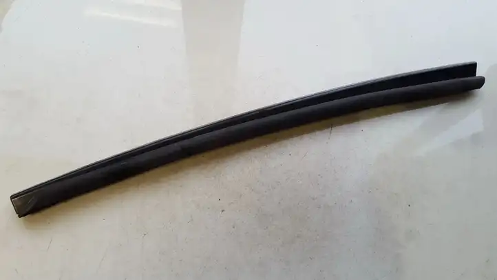 Nissan Juke I F15 (2010 - 2018) 7564202020 Накладка стекла задней двери — фото 1