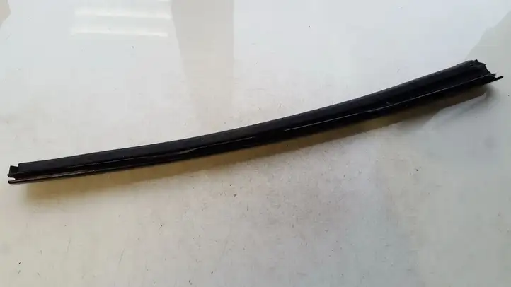 Nissan Juke I F15 (2010 - 2018) 7564202020 Накладка стекла задней двери — фото 2