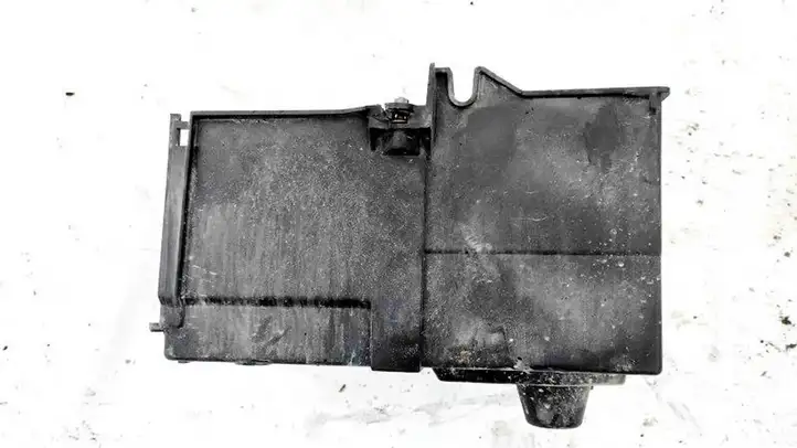 Ford Focus (2011 - 2015) Ящик аккумулятора — фото 2