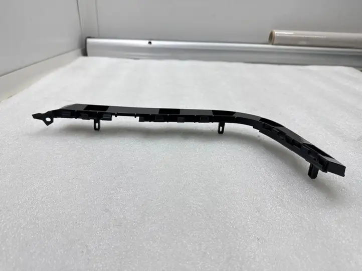 Tesla Model 3 (2024 - ) 175709800D Кронштейн заднего бампера — фото 4