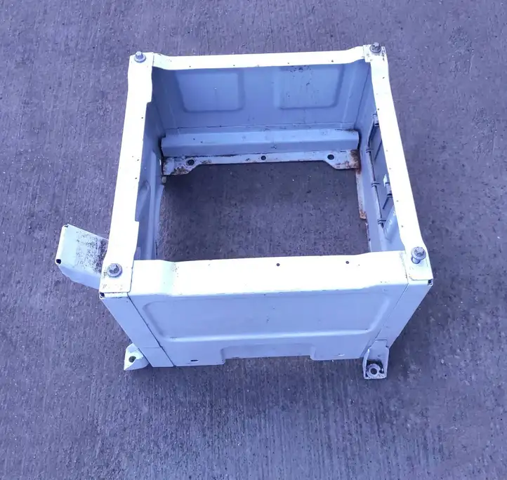 Volkswagen Crafter (2006 - 2016) Нижняя часть сиденья водителя — фото 1
