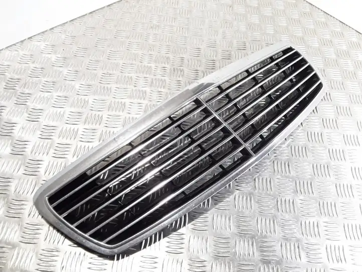Mercedes-Benz E W211 (2002 - 2009) A2118800583 Передняя решетка — фото 1