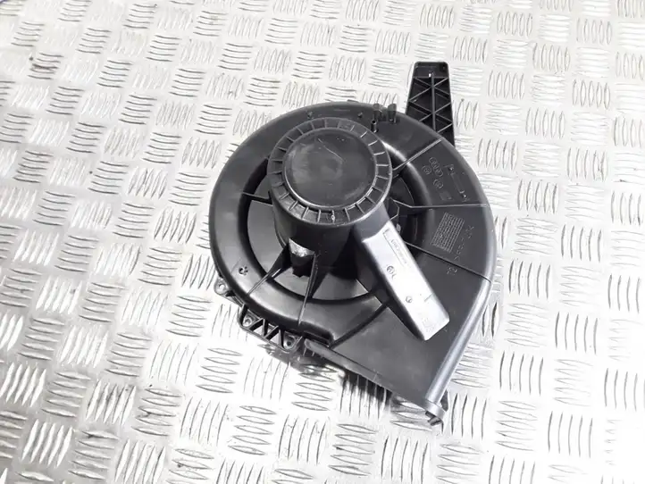 Skoda Fabia Mk2 (5J) (2007 - 2014) 6Q1819015G Вентилятор печки — фото 2