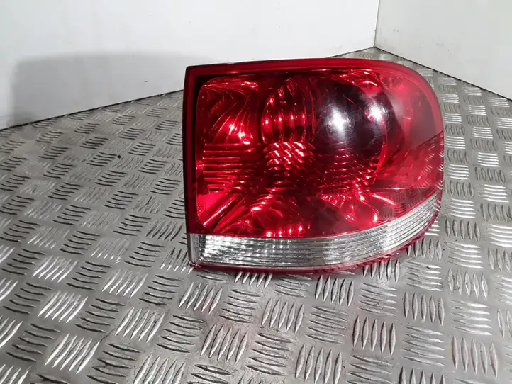 Volkswagen Touareg I (2002 - 2010) 7L6945096K Задний фонарь в кузове — фото 1