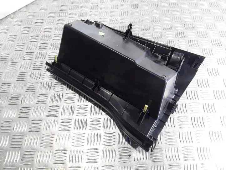 Toyota Auris 150 (2006 - 2012) 5543702020 Бардачок в сборе — фото 2