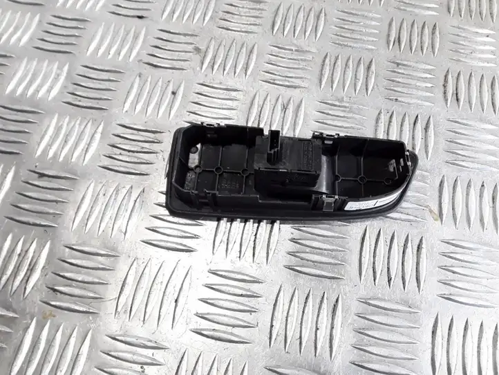 BMW 1 E81 E87 (2004 - 2011) 15979800 Блок кнопок стеклоподъемников — фото 2