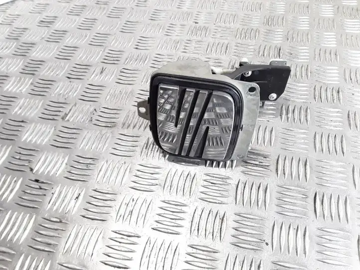 Seat Ibiza III (6L) (2002 - 2008) 6L6827573D Ручка крышки багажника — фото 1