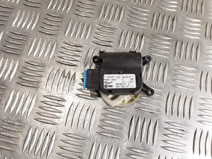 Audi A4 S4 B7 8E 8H (2004 - 2009) 0132801302 Двигатель задвижки потока воздуха — фото 1