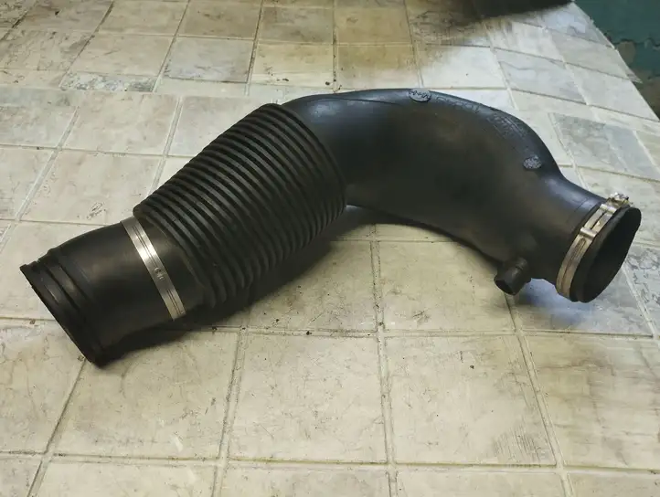 Peugeot 206 (1998 - 2012) 9625678980E Трубка подачи воздуха — фото 4