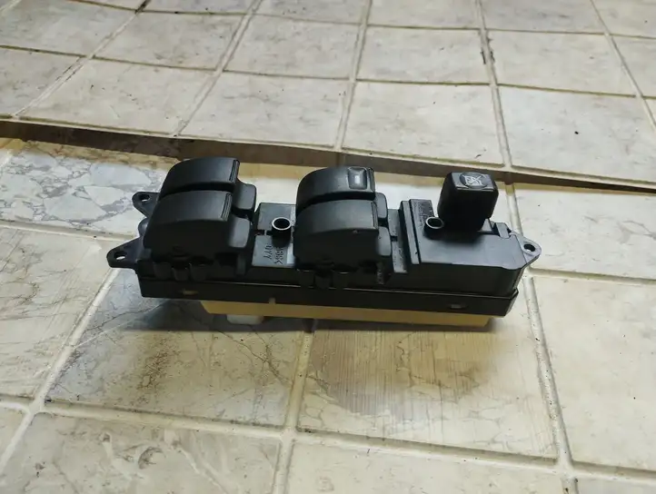 Mitsubishi Grandis (2003 - 2012) MN141066 Кнопка стеклоподъемников — фото 4