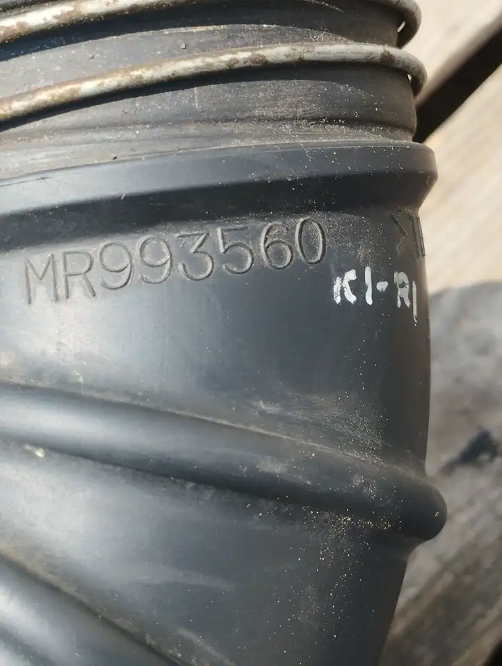 Mitsubishi Grandis (2003 - 2012) MR993560 Трубка подачи воздуха — фото 2
