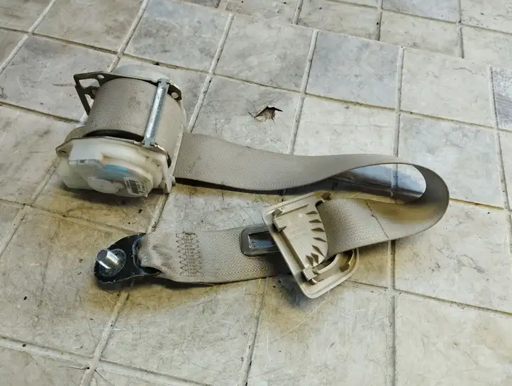 Subaru Outback (2007 - 2009) 610819 Задний ремень безопасности — фото 1